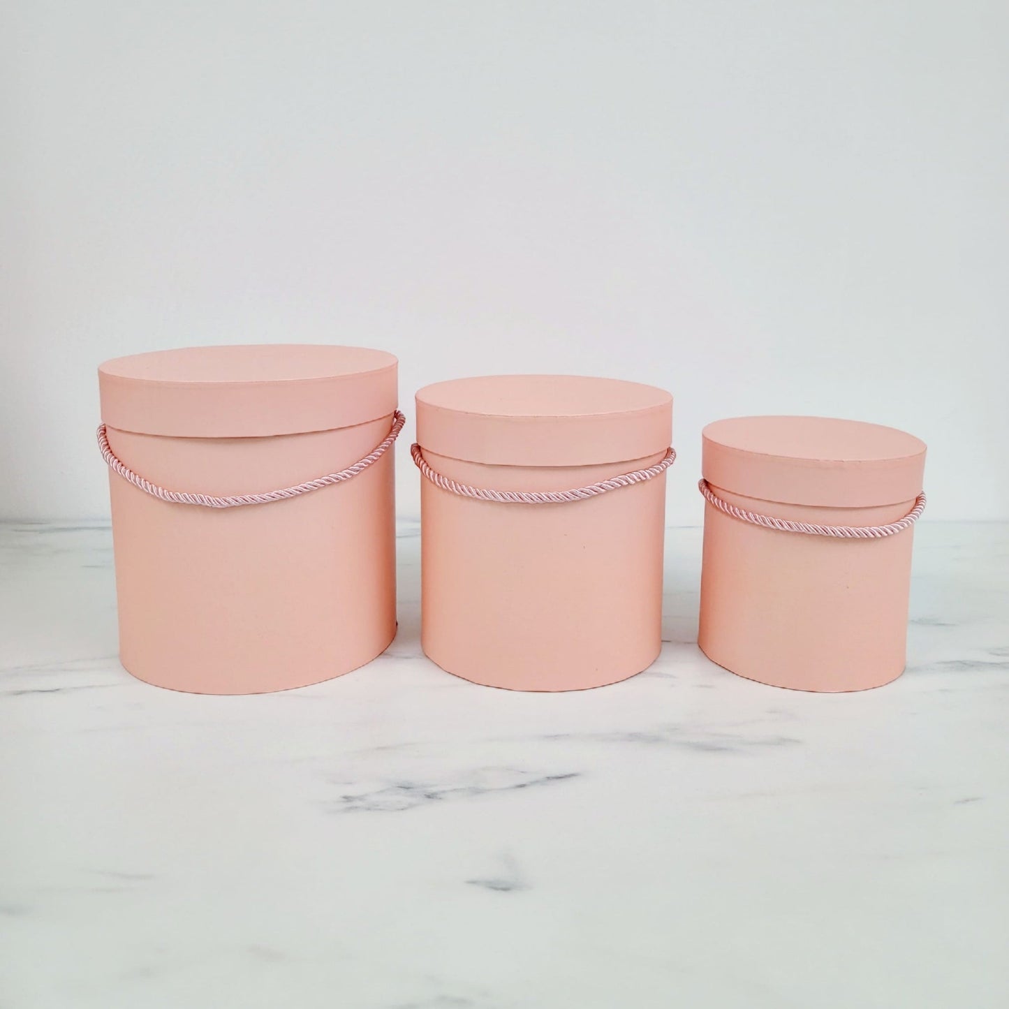Round Gift Box | White & Pink